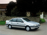 Images of Volkswagen Passat Sedan UK-spec (B3) 1988–93