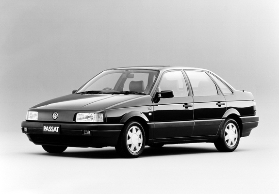 Images of Volkswagen Passat GT JP-spec (B3) 1990–91