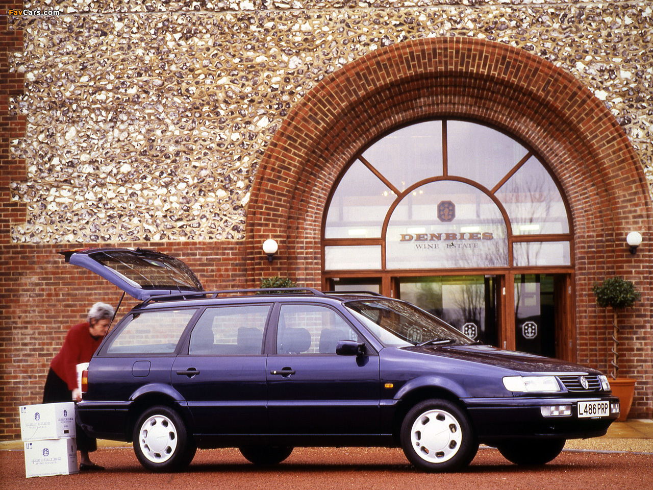 Images of Volkswagen Passat Variant UK-spec (B4) 1993–97 (1280 x 960)