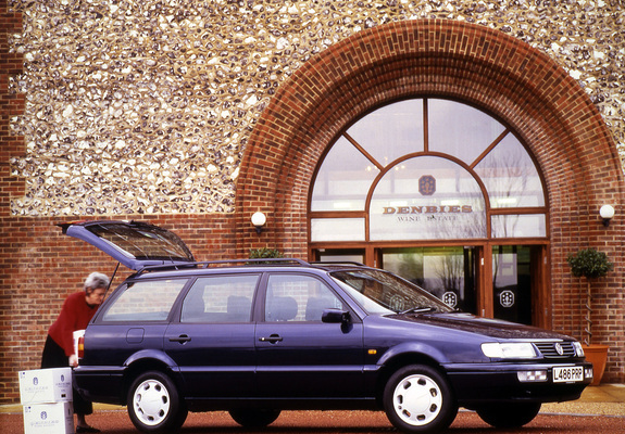 Images of Volkswagen Passat Variant UK-spec (B4) 1993–97
