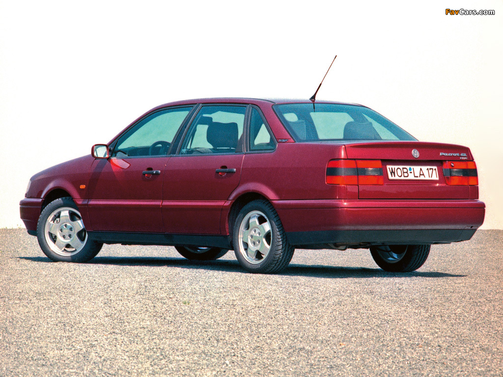 Images of Volkswagen Passat Sedan (B4) 1993–97 (1024 x 768)