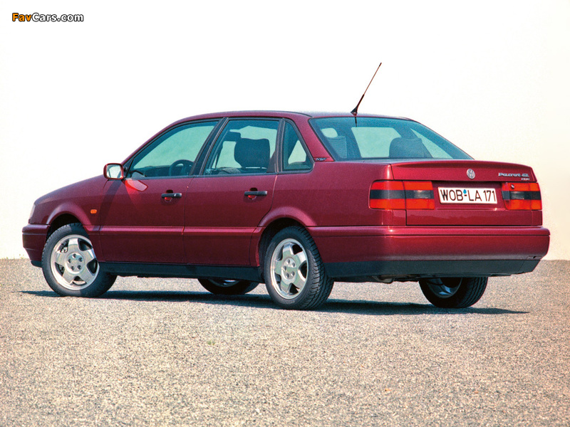 Images of Volkswagen Passat Sedan (B4) 1993–97 (800 x 600)