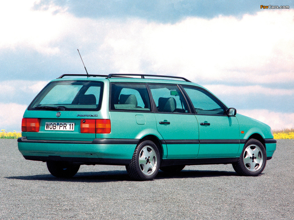 Images of Volkswagen Passat Variant (B4) 1993–97 (1024 x 768)