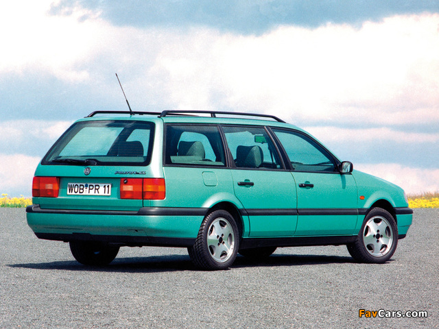 Images of Volkswagen Passat Variant (B4) 1993–97 (640 x 480)
