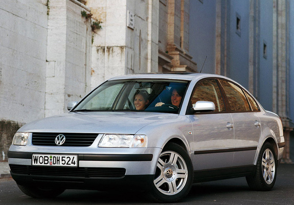 Images of Volkswagen Passat Sedan (B5) 1997–2000