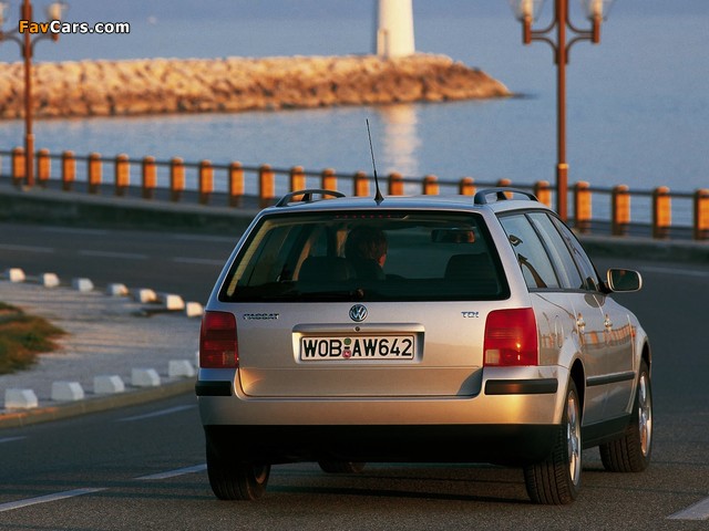 Images of Volkswagen Passat Variant  (B5) 1997–2000 (640 x 480)