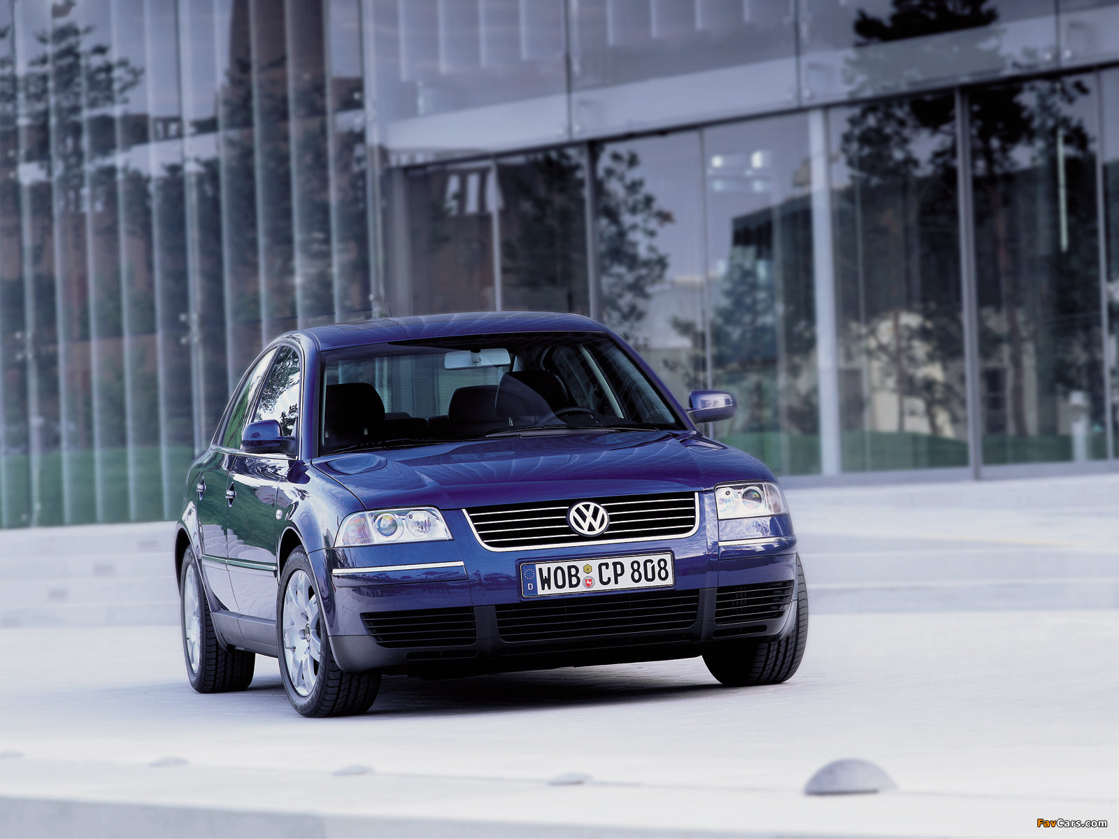 Images of Volkswagen Passat Sedan (B5+) 2000–05 (1600 x 1200)