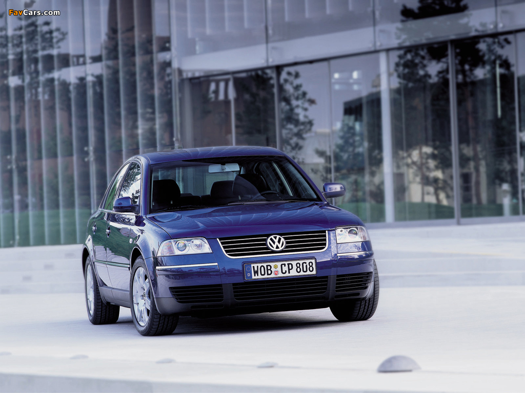 Images of Volkswagen Passat Sedan (B5+) 2000–05 (1024 x 768)