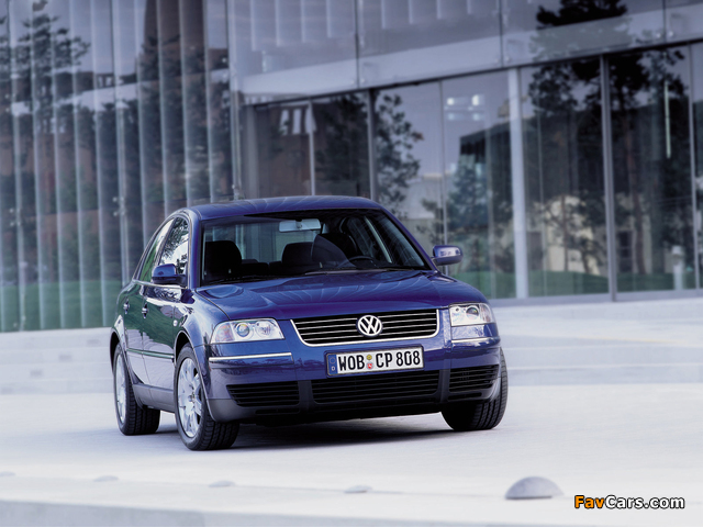 Images of Volkswagen Passat Sedan (B5+) 2000–05 (640 x 480)