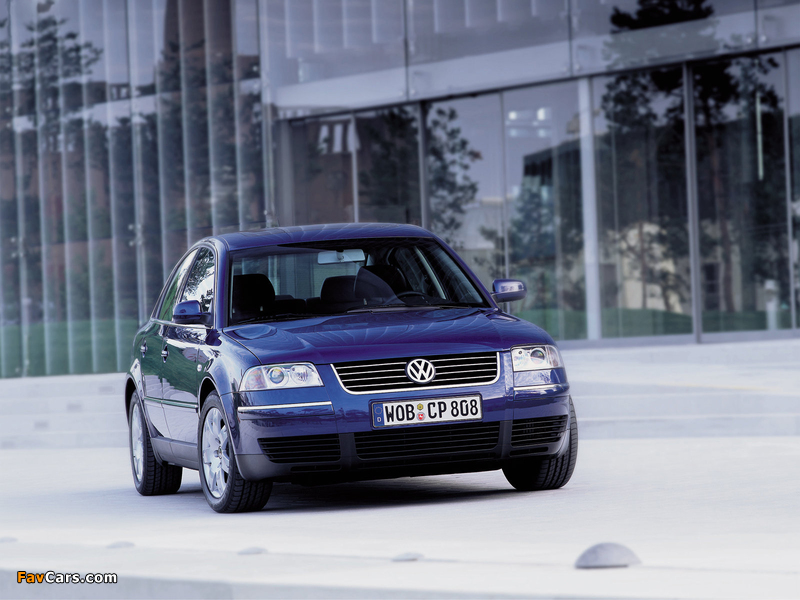 Images of Volkswagen Passat Sedan (B5+) 2000–05 (800 x 600)