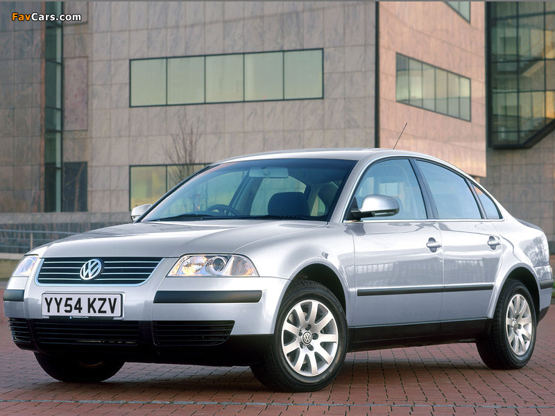 Images of Volkswagen Passat Sedan UK-spec (B5+) 2000–05 (800 x 600)