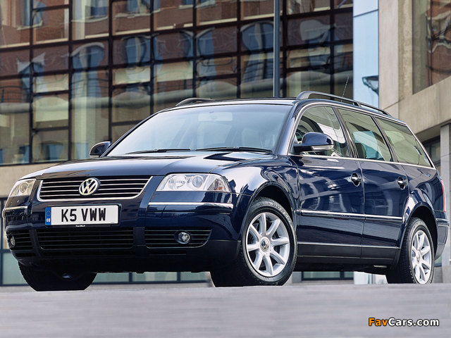 Images of Volkswagen Passat Variant UK-spec (B5+) 2000–05 (640 x 480)