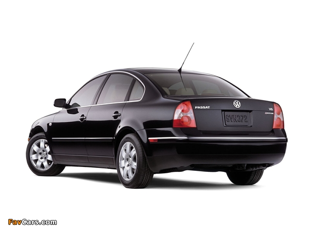 Images of Volkswagen Passat V6 4MOTION Sedan US-spec (B5+) 2000–05 (640 x 480)