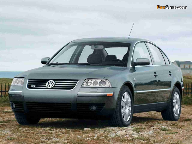 Images of Volkswagen Passat W8 Sedan US-spec (B5+) 2002–04 (640 x 480)