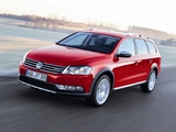 Images of Volkswagen Passat Alltrack (B7) 2012