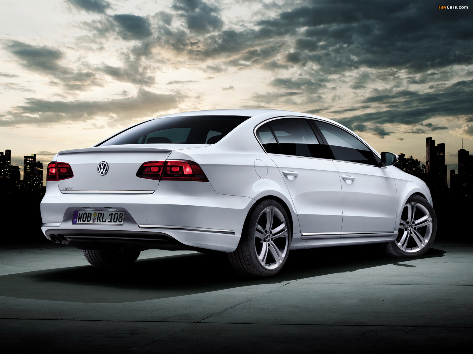 Images of Volkswagen Passat R-Line (B7) 2012 (1600 x 1200)