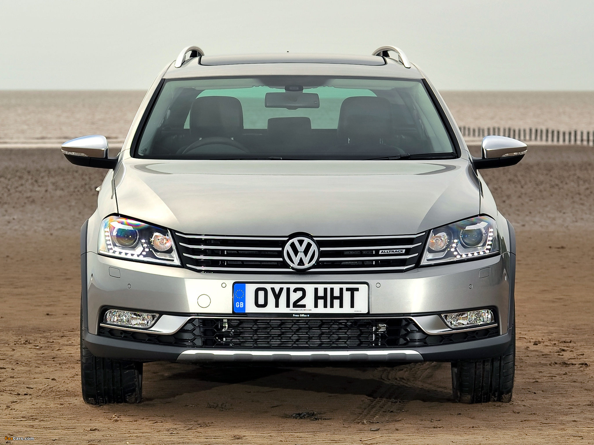 Images of Volkswagen Passat Alltrack UK-spec (B7) 2012 (2048 x 1536)