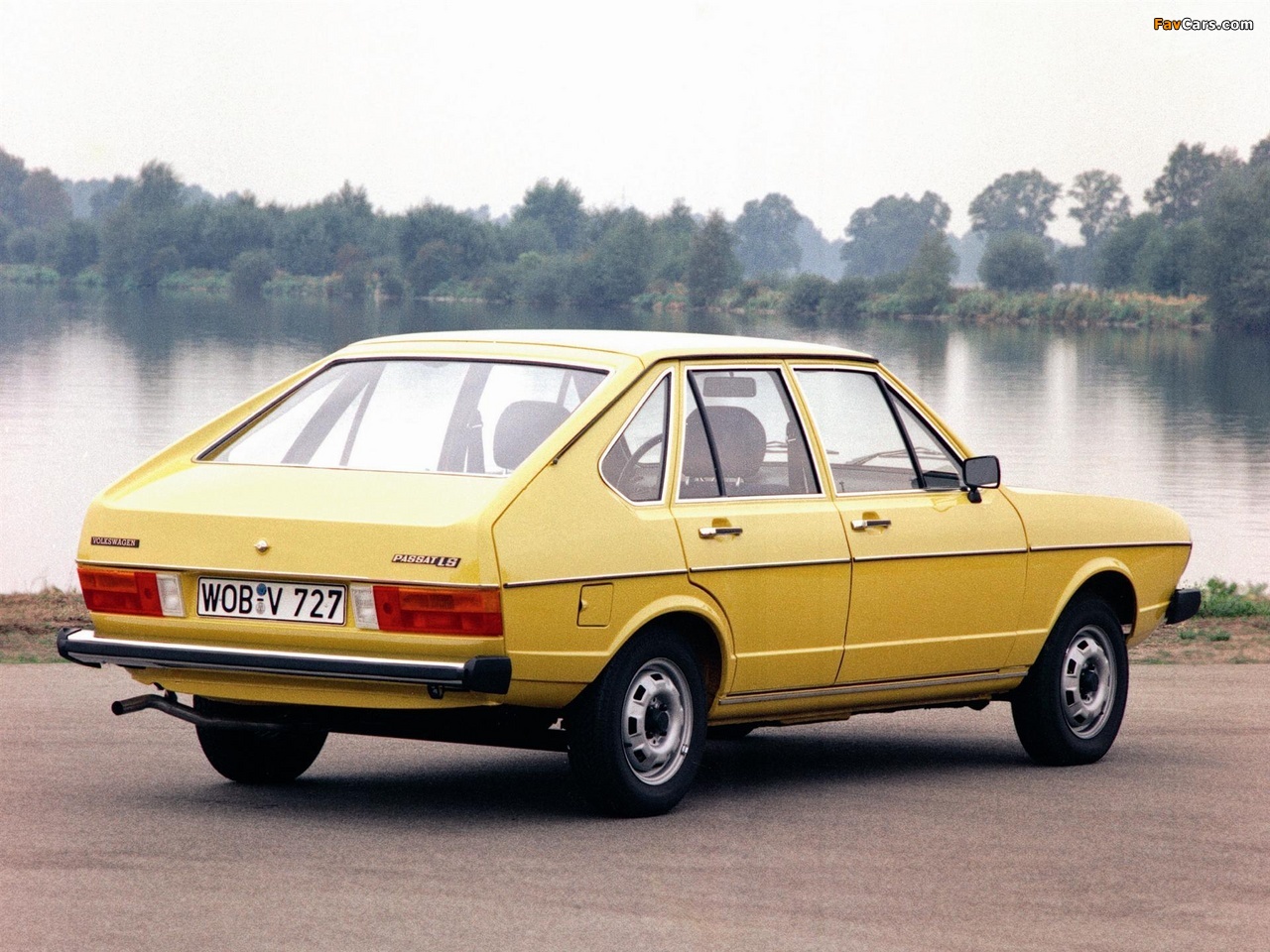 Photos of Volkswagen Passat 5-door (B1) 1973–77 (1280 x 960)