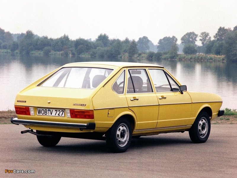 Photos of Volkswagen Passat 5-door (B1) 1973–77 (800 x 600)