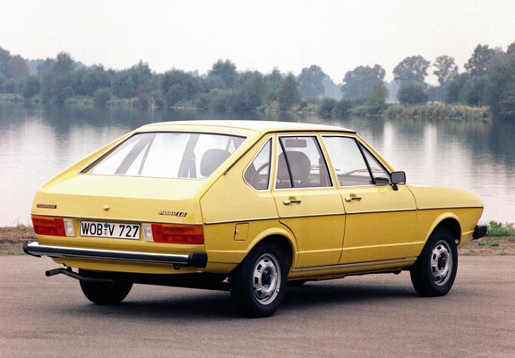 Photos of Volkswagen Passat 5-door (B1) 1973–77
