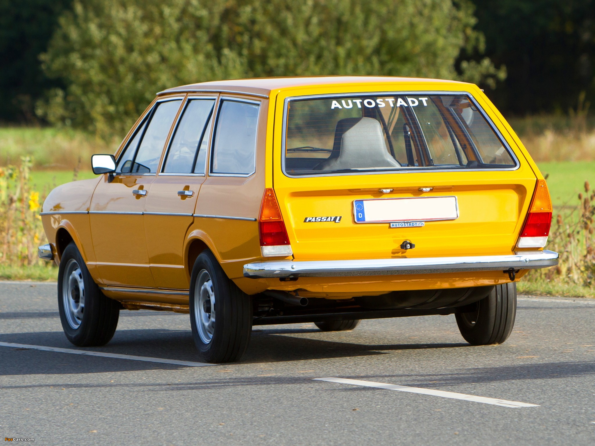 Photos of Volkswagen Passat Variant (B1) 1974–77 (2048 x 1536)