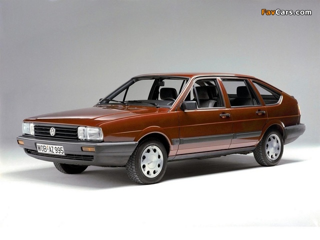 Photos of Volkswagen Passat 5-door (B2) 1980–88 (640 x 480)