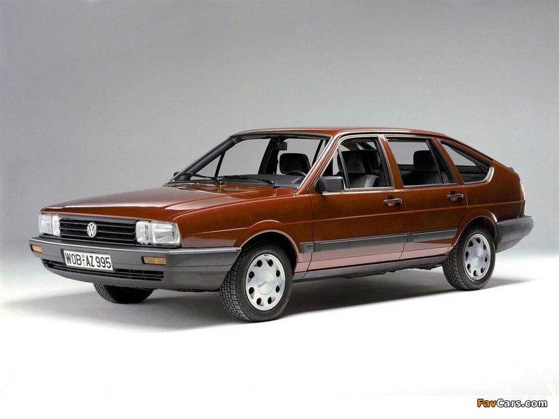Photos of Volkswagen Passat 5-door (B2) 1980–88 (800 x 600)