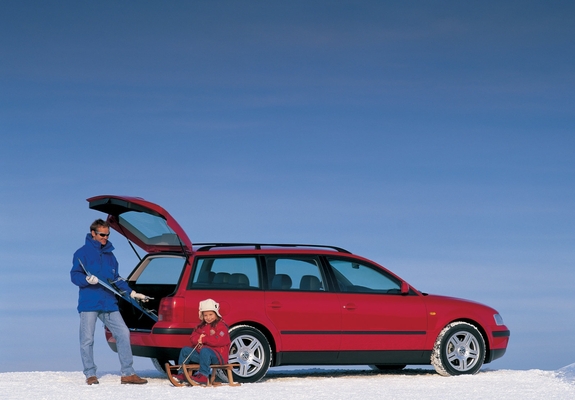 Photos of Volkswagen Passat Variant (B5) 1997–2000