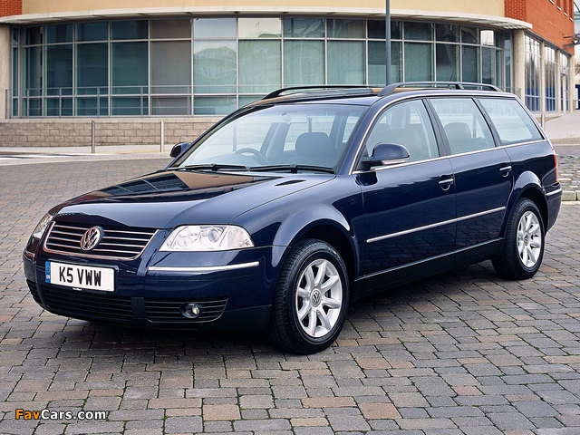Photos of Volkswagen Passat Variant UK-spec (B5+) 2000–05 (640 x 480)