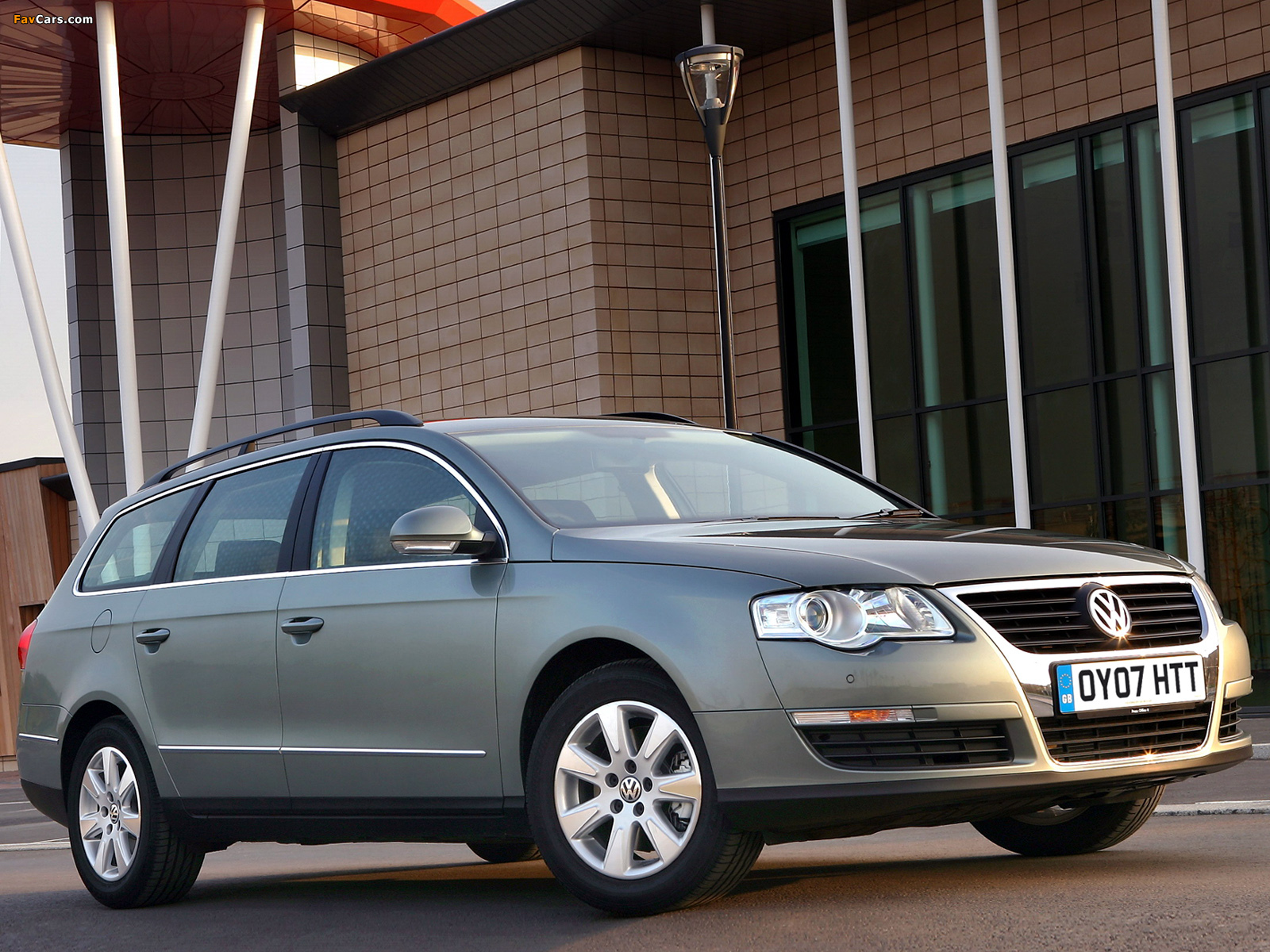 Photos of Volkswagen Passat TDI Estate (B6) 2005–10 (1600 x 1200)