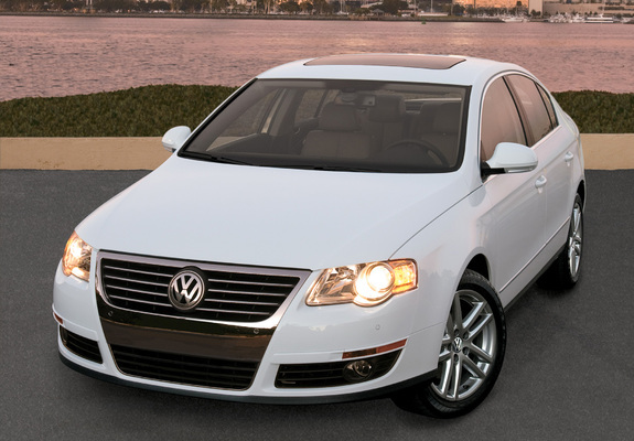 Photos of Volkswagen Passat Sedan US-spec (B6) 2005–10