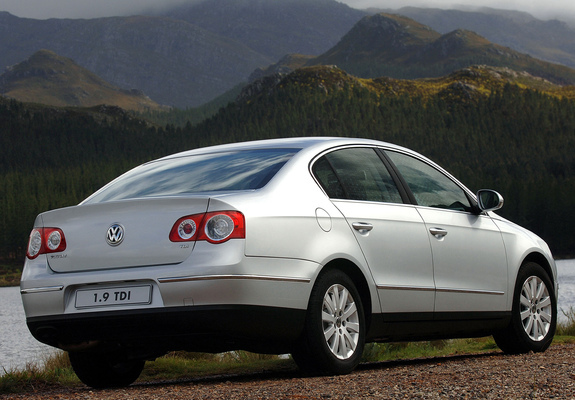 Photos of Volkswagen Passat 1.9 TDI Sedan ZA-spec (B6) 2005–08