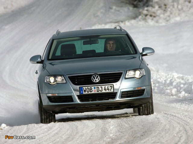 Photos of Volkswagen Passat V6 FSI 4MOTION Variant (B6) 2006–10 (640 x 480)