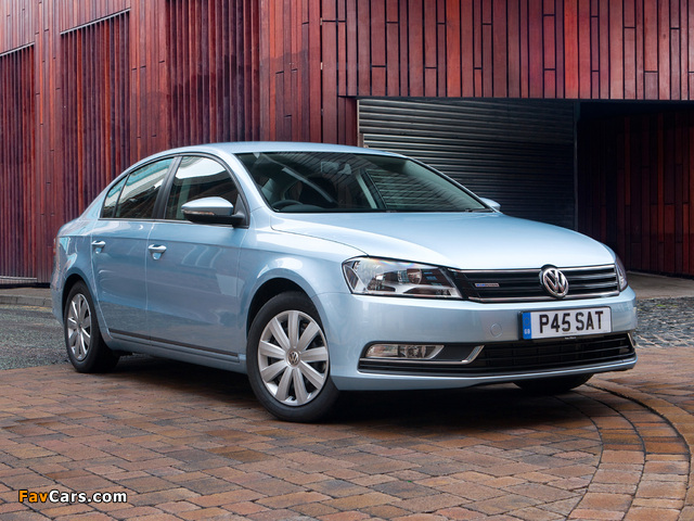 Photos of Volkswagen Passat BlueMotion UK-spec (B7) 2010 (640 x 480)