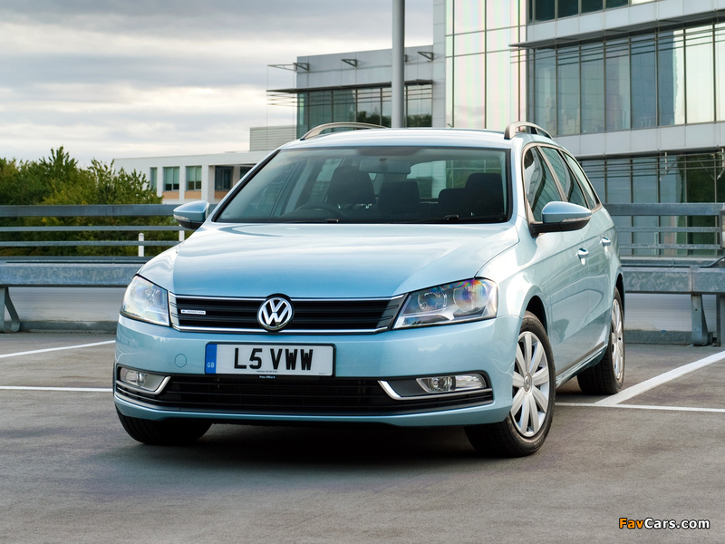 Photos of Volkswagen Passat BlueMotion Variant UK-spec (B7) 2010 (800 x 600)