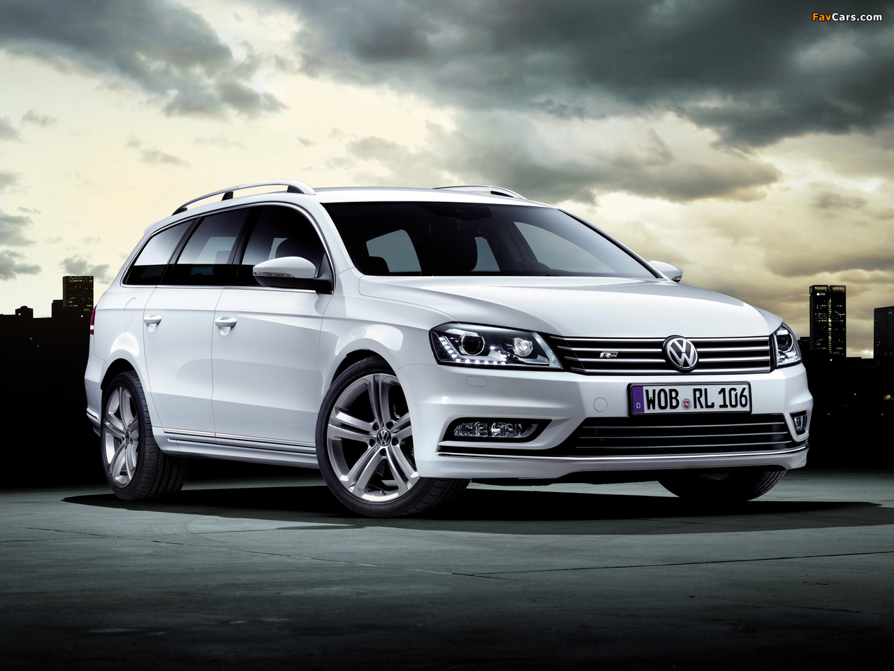 Photos of Volkswagen Passat R-Line Variant (B7) 2012 (1280 x 960)