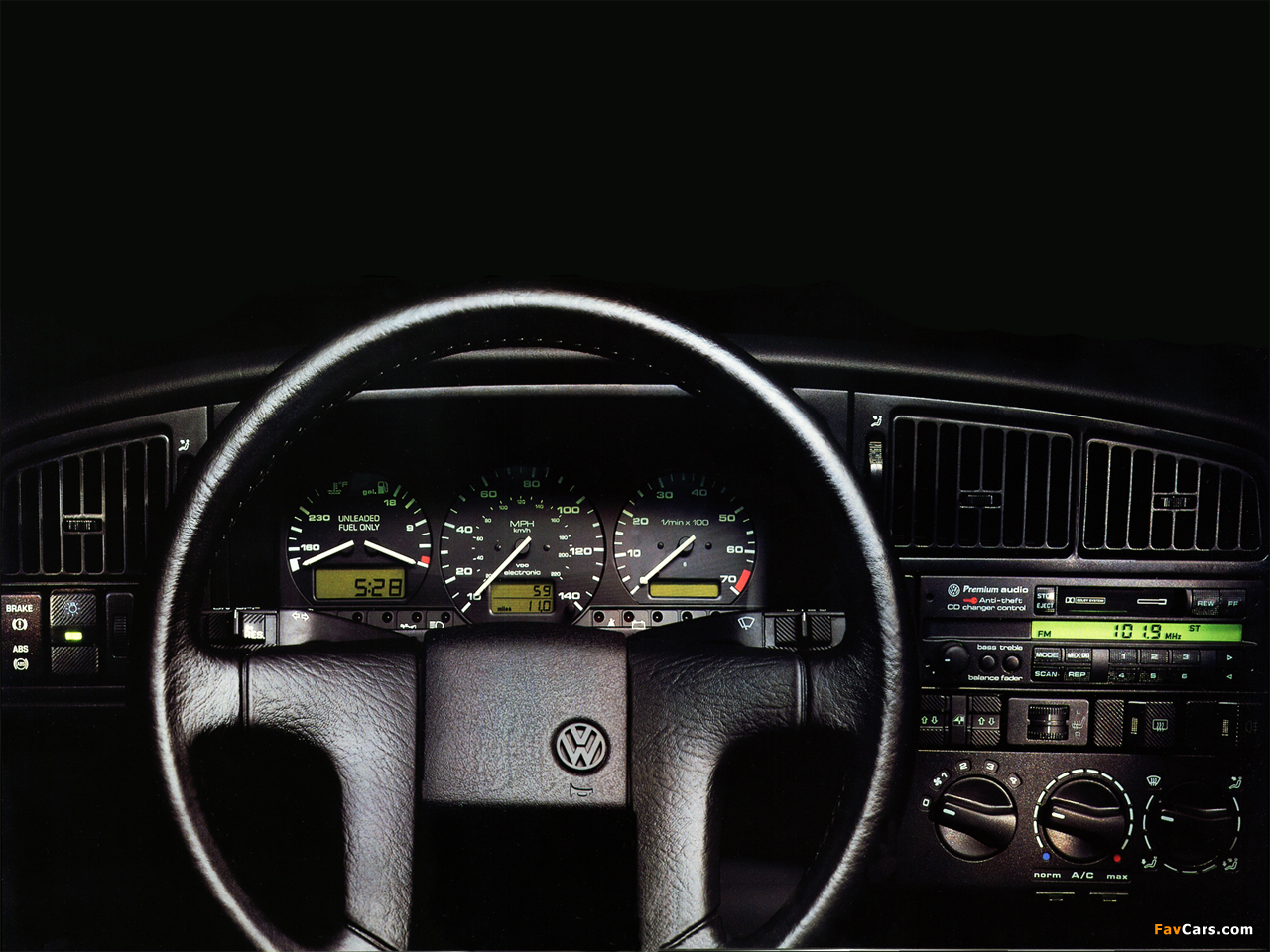 Pictures of Volkswagen Passat Sedan US-spec (B3) 1988–93 (1280 x 960)