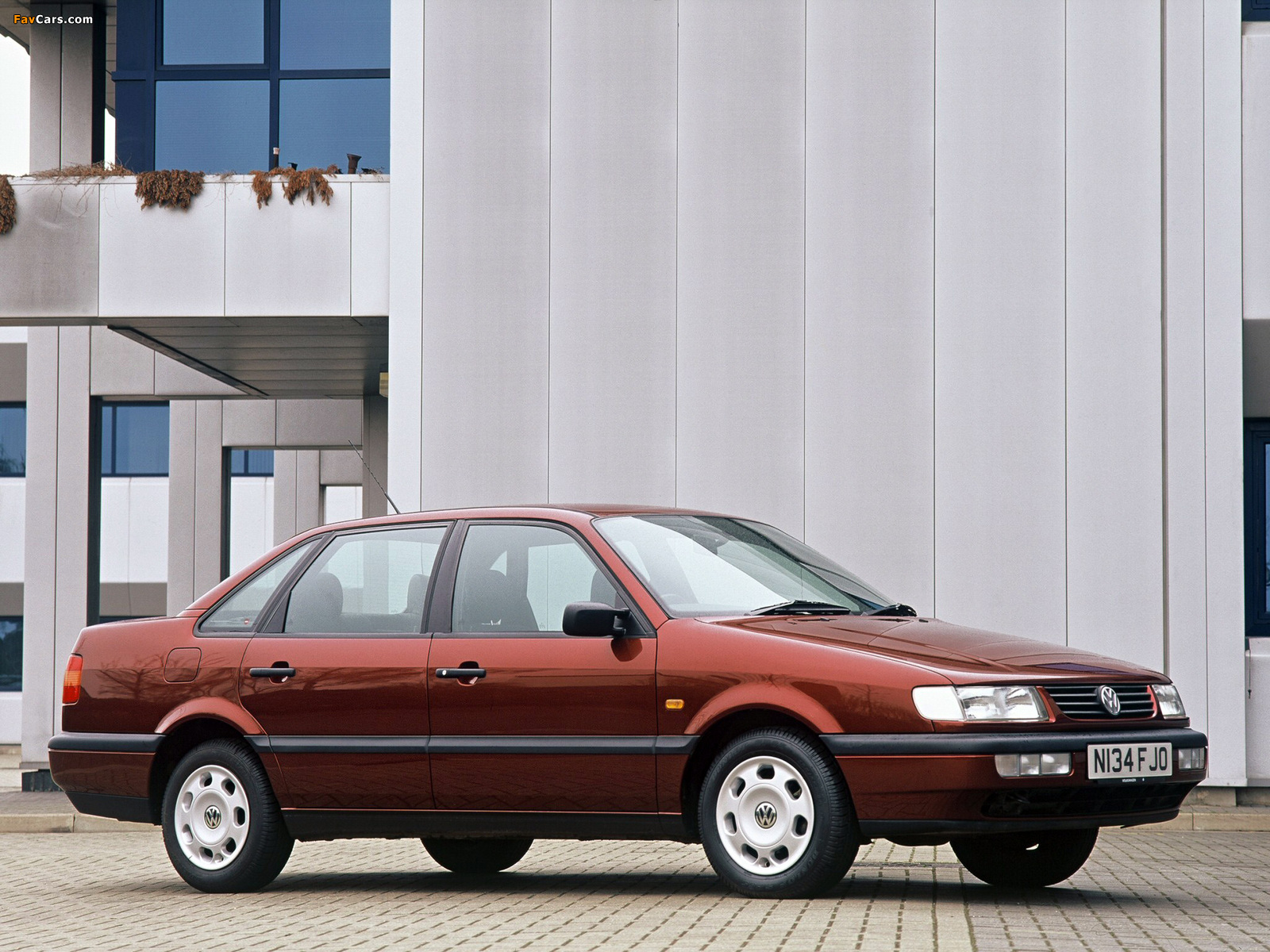 Pictures of Volkswagen Passat Sedan UK-spec (B4) 1993–97 (1600 x 1200)