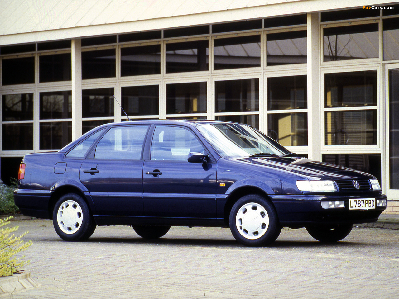Pictures of Volkswagen Passat Sedan UK-spec (B4) 1993–97 (1280 x 960)