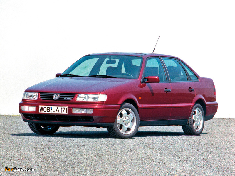 Pictures of Volkswagen Passat Sedan (B4) 1993–97 (800 x 600)