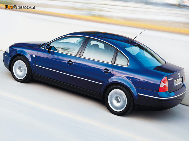 Pictures of Volkswagen Passat Sedan (B5+) 2000–05 (640 x 480)