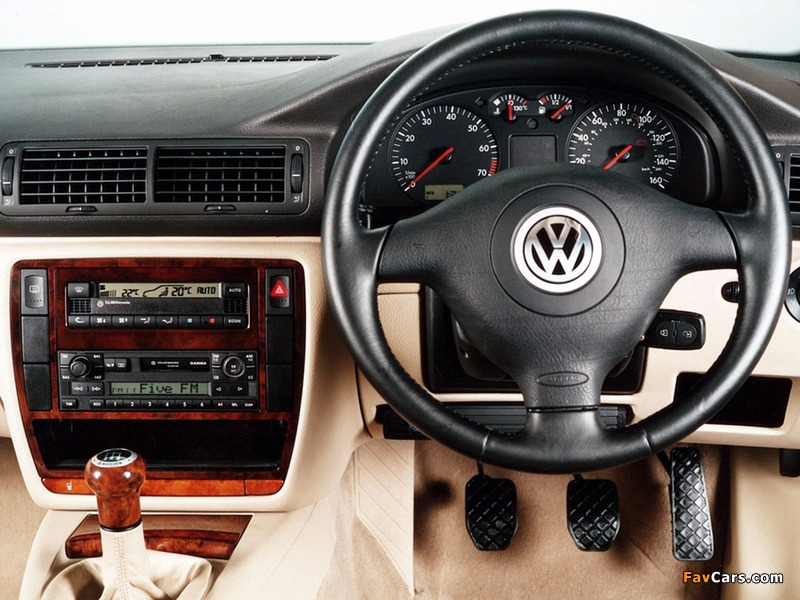Pictures of Volkswagen Passat 1.8T Sedan ZA-spec (B5+) 2000–05 (800 x 600)