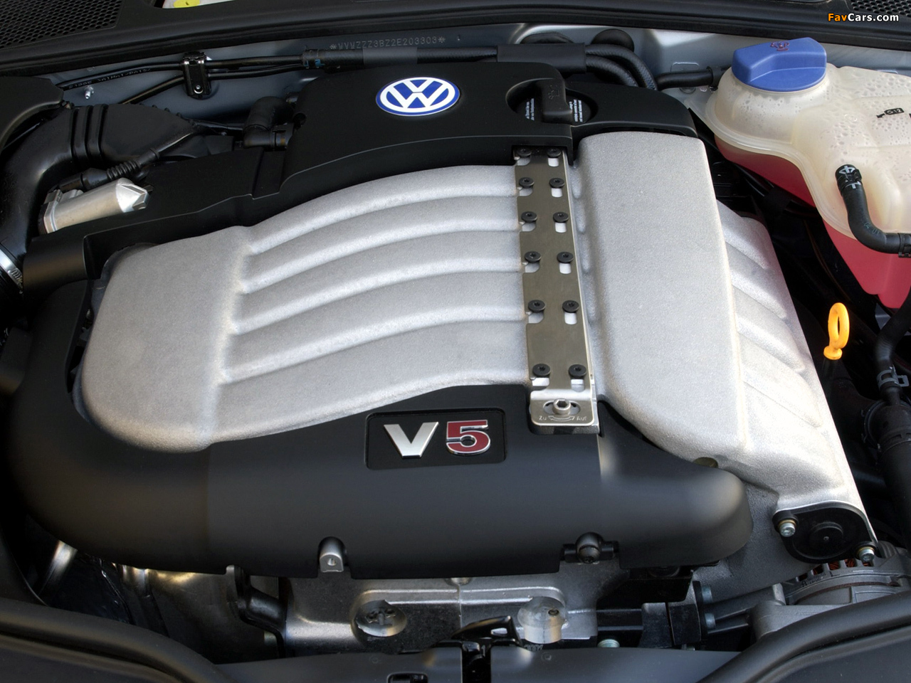 Pictures of Volkswagen Passat V5 Sedan ZA-spec (B5+) 2000–04 (1280 x 960)