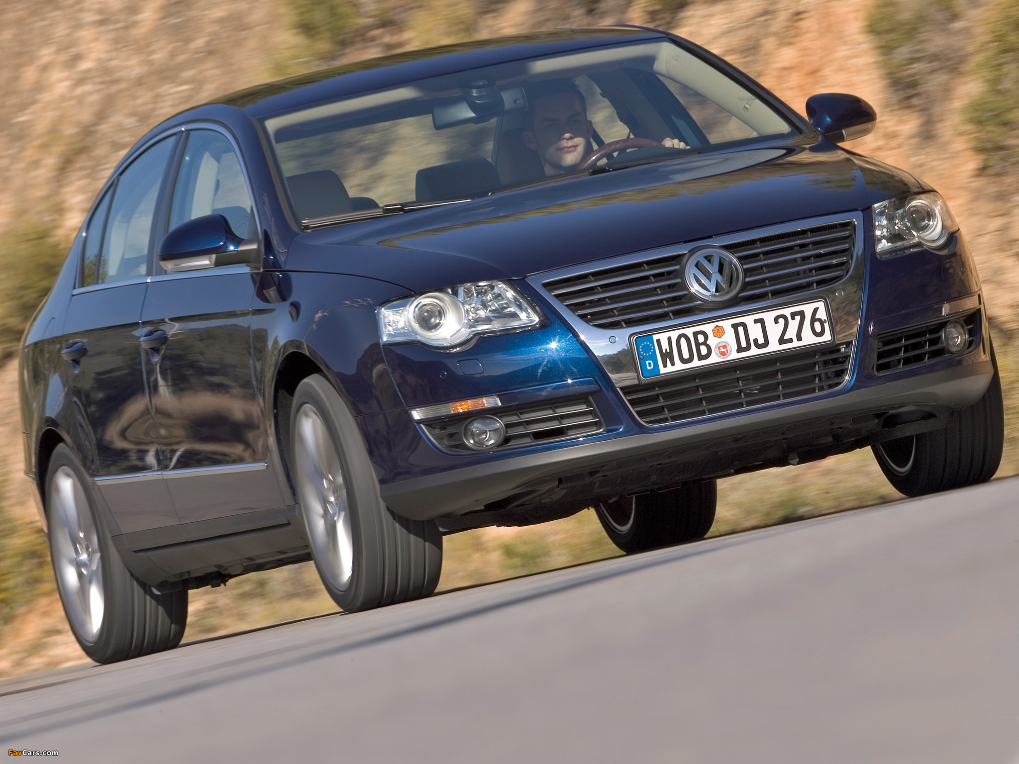 Pictures of Volkswagen Passat 2.0 FSI Sedan (B6) 2005–10 (2048 x 1536)