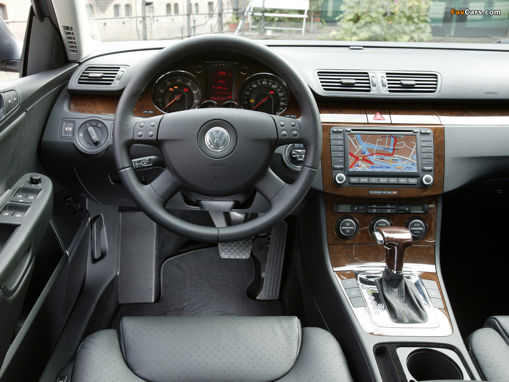 Pictures of Volkswagen Passat 3.6 4MOTION Sedan US-spec (B6) 2005–10 (1024 x 768)