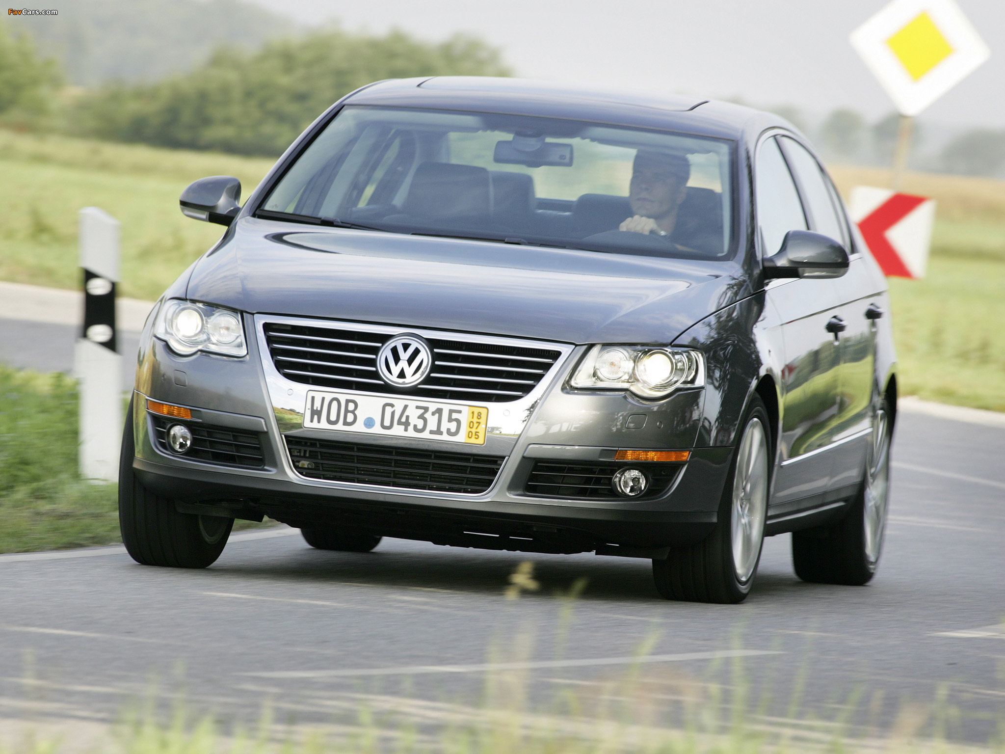 Pictures of Volkswagen Passat 3.6 4MOTION Sedan US-spec (B6) 2005–10 (2048 x 1536)