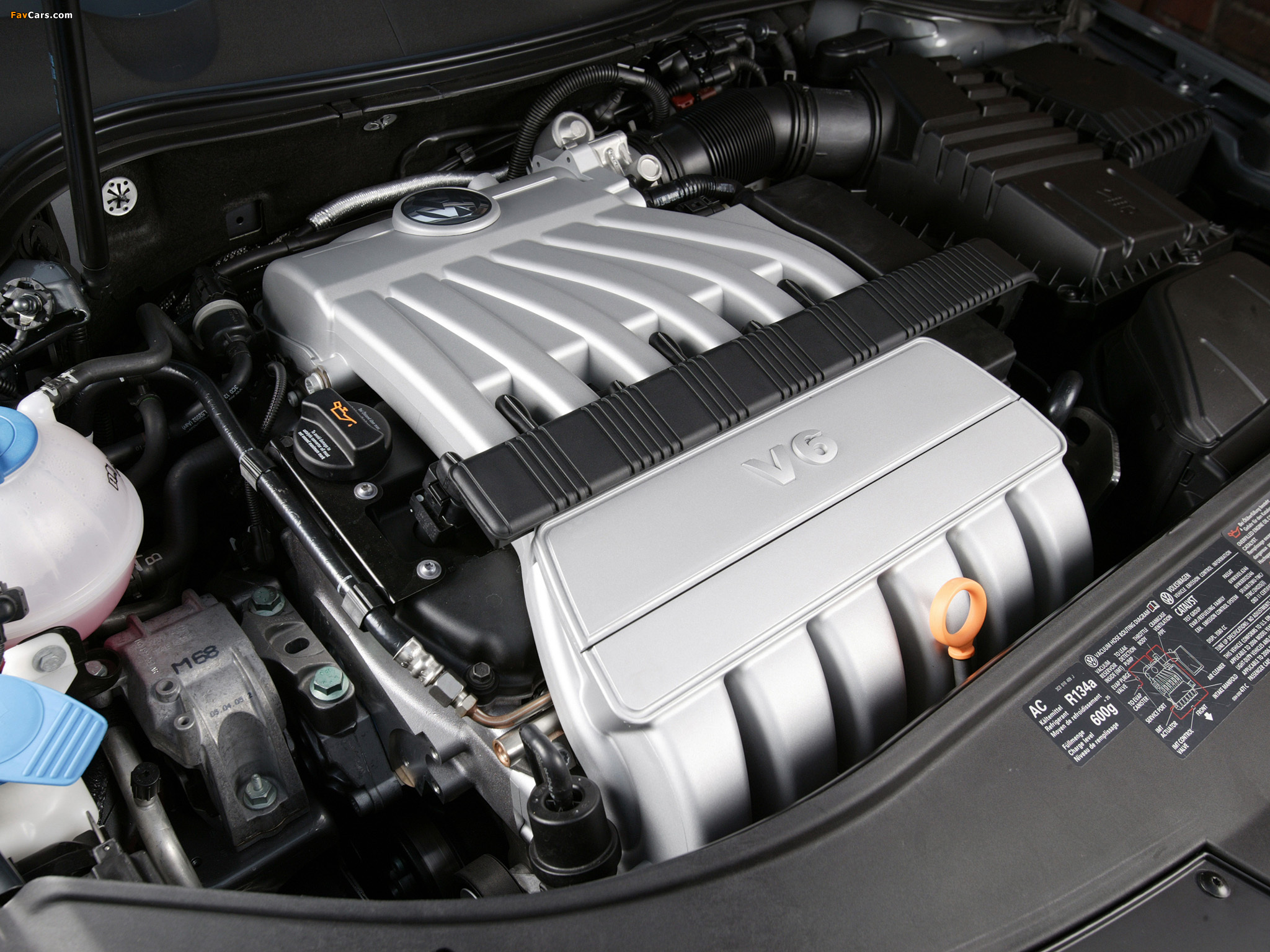 Pictures of Volkswagen Passat 3.6 4MOTION Sedan US-spec (B6) 2005–10 (2048 x 1536)