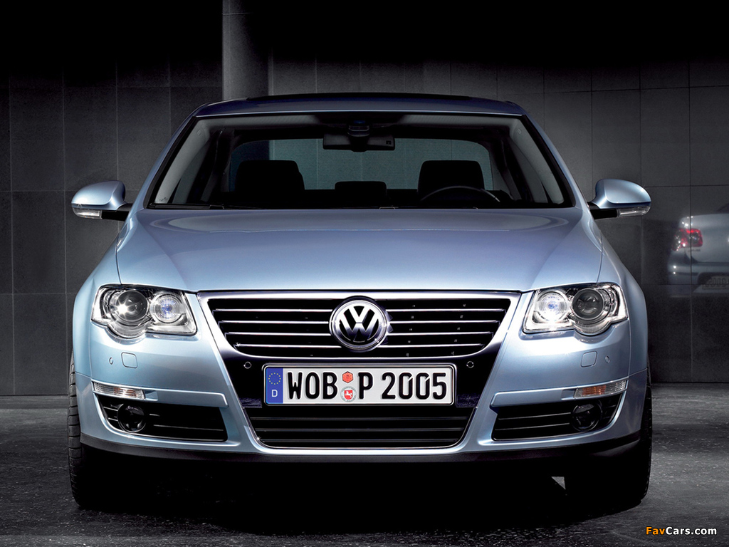 Pictures of Volkswagen Passat 2.0 FSI Sedan (B6) 2005–10 (1024 x 768)