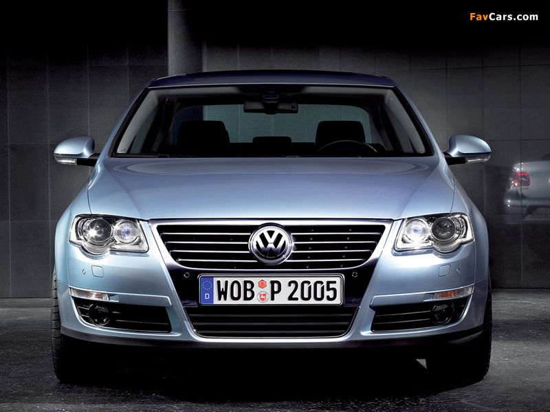 Pictures of Volkswagen Passat 2.0 FSI Sedan (B6) 2005–10 (800 x 600)