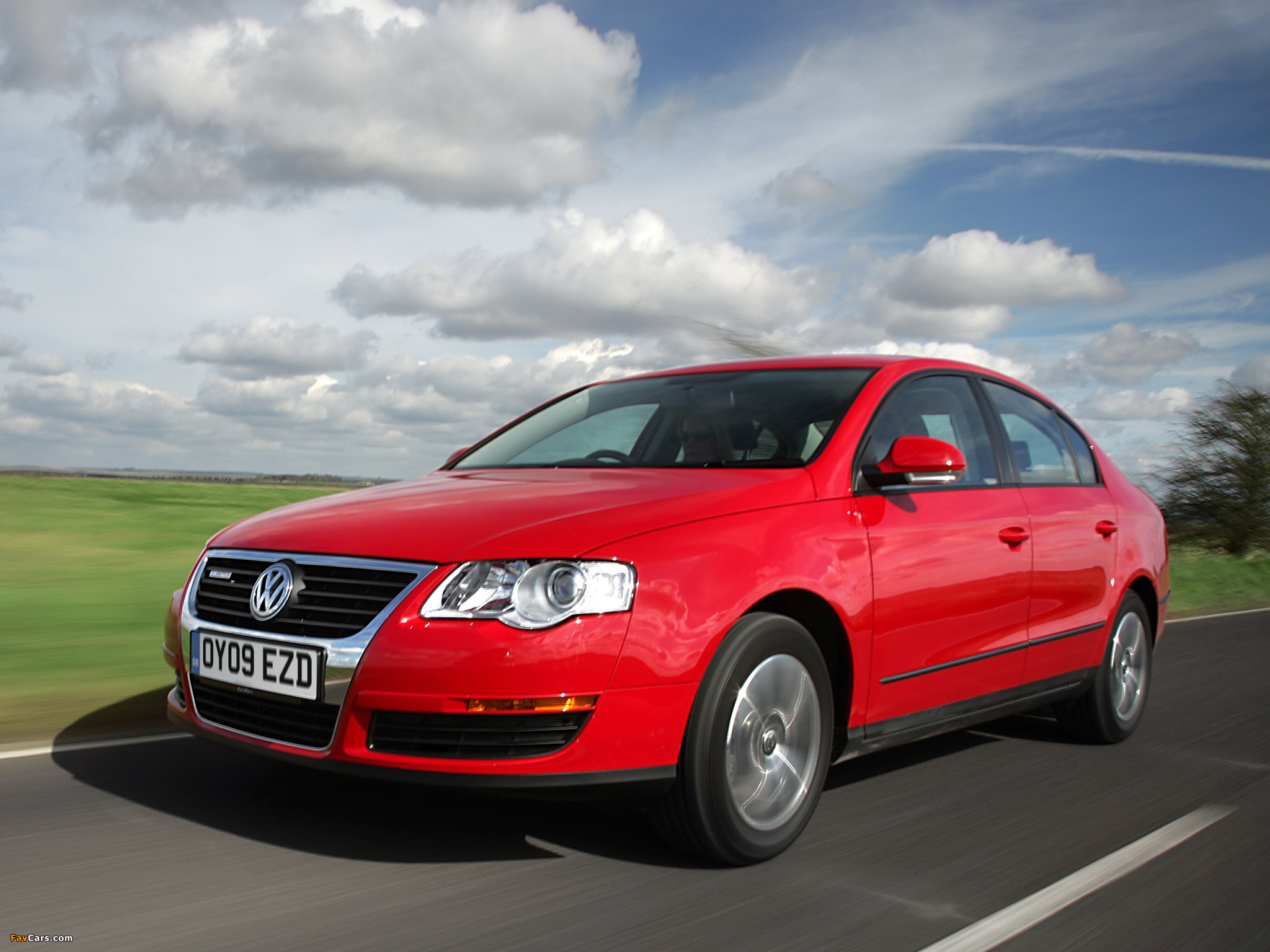 Pictures of Volkswagen Passat BlueMotion Sedan UK-spec (B6) 2008–10 (2048 x 1536)